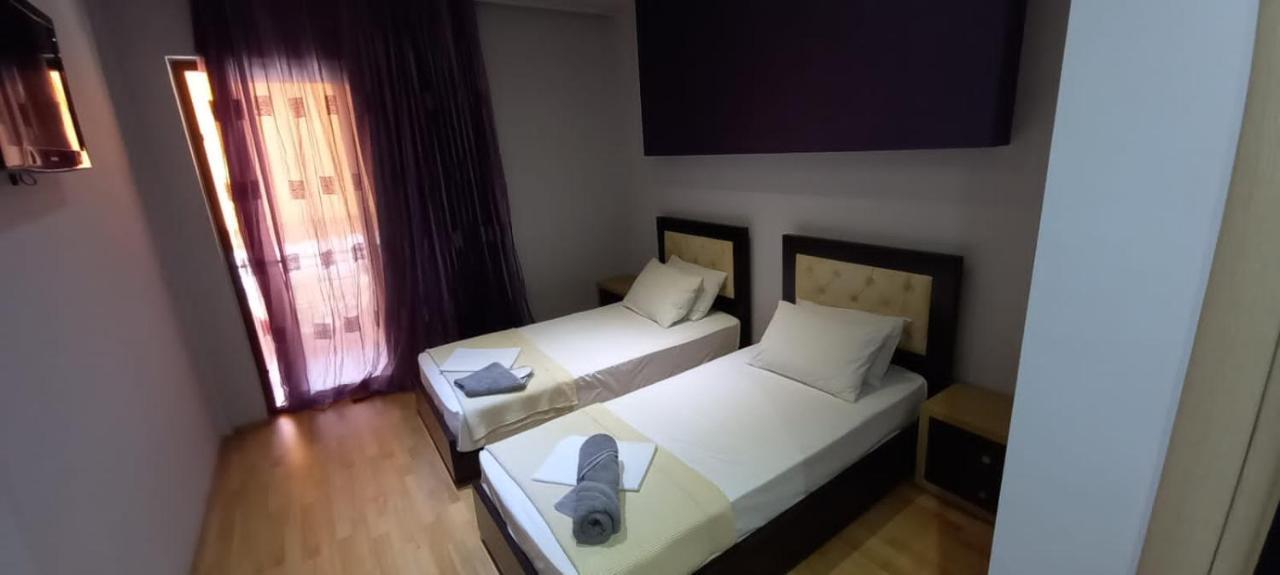 Hotel Shehu Gjirokaster Phòng bức ảnh