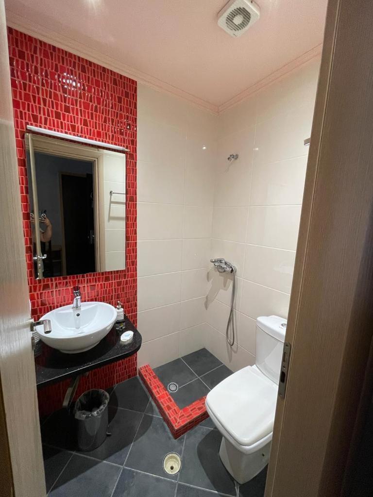 Hotel Shehu Gjirokaster Phòng bức ảnh