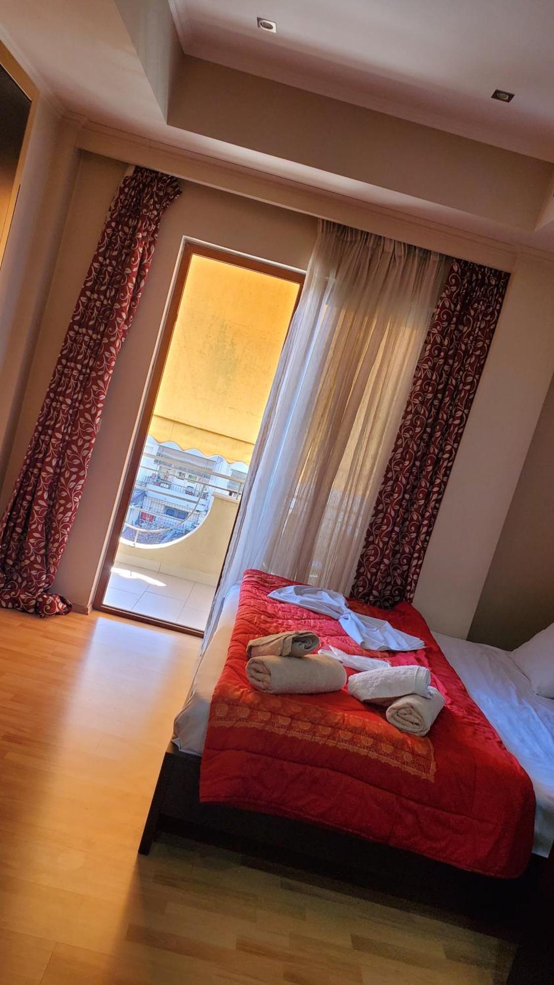 Hotel Shehu Gjirokaster Phòng bức ảnh