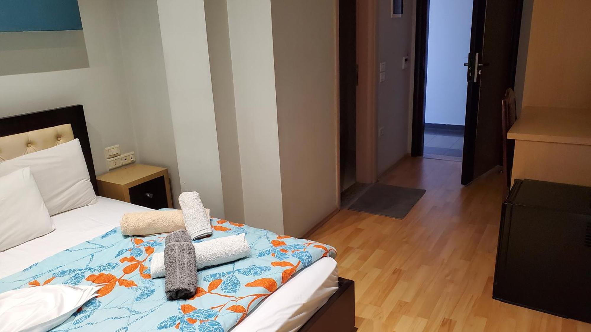 Hotel Shehu Gjirokaster Phòng bức ảnh