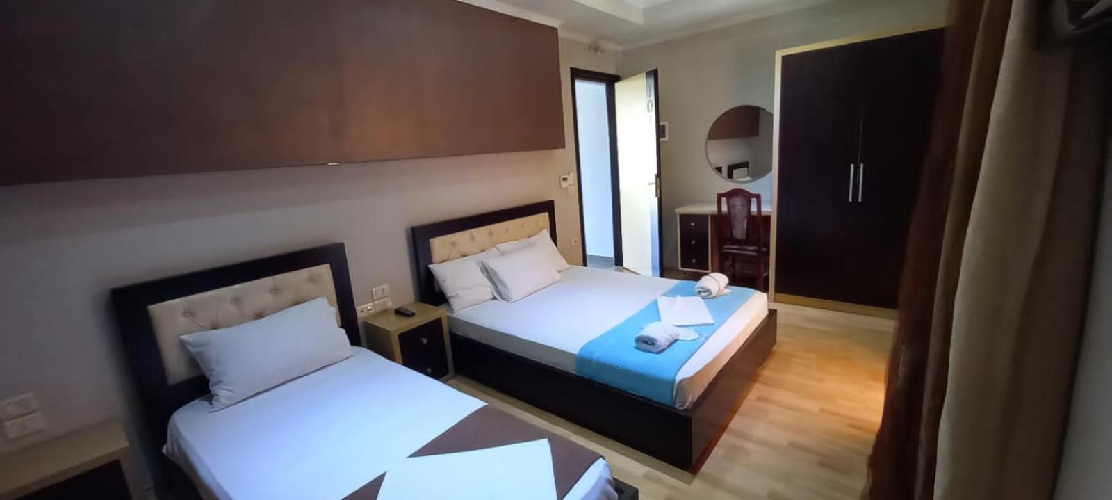 Hotel Shehu Gjirokaster Phòng bức ảnh